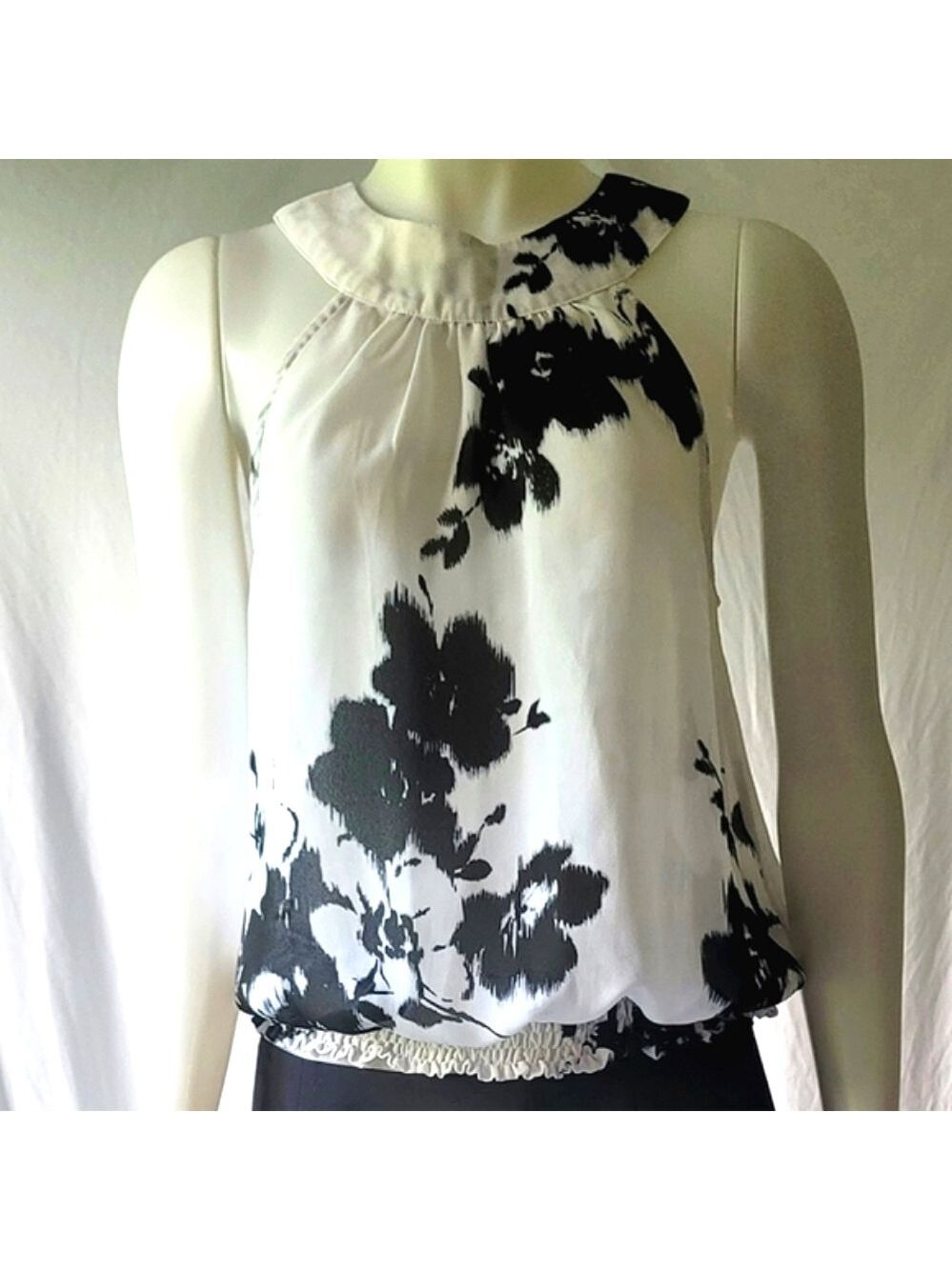 Allison Taylor Sleeveless Floral Blouse Size M